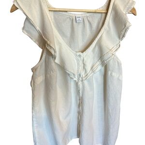 Adorable Old Navy White Cotton Ruffled Blouse